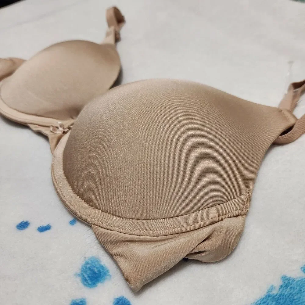 Vanity Fair Bra Size 34A Beige Underwire.   New
